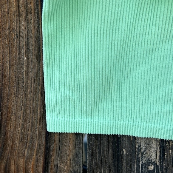 🆕Zara Green Ruffle Ribbed Knit Spaghetti Strap Square Neck Crop Top Size M/L Y2K - Picture 6 of 7